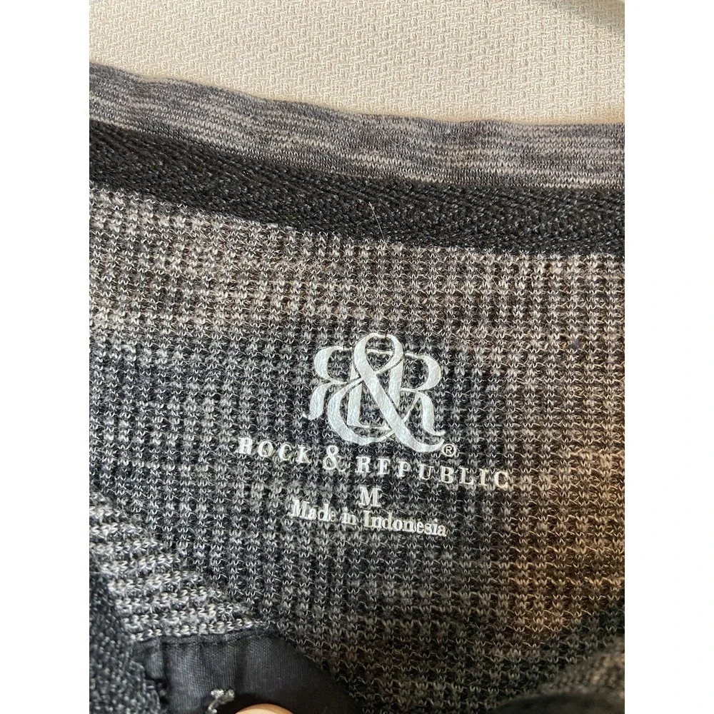 Rock & Republic Men's Med Henley Long Sleeve Shirt Size Gray/Black‎ Pullover